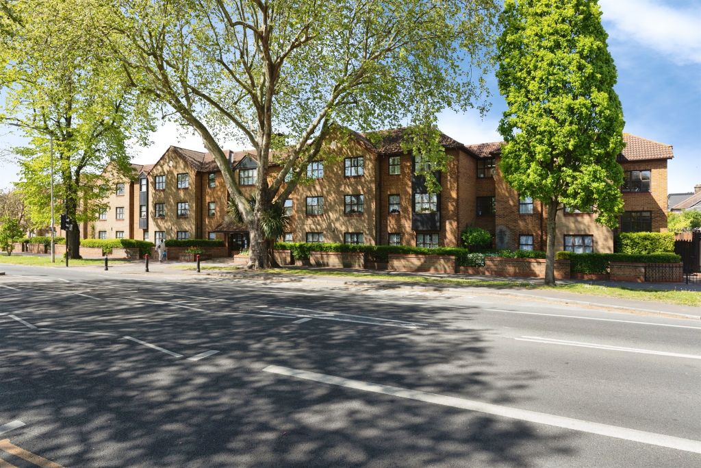 Property photo 1 of 3