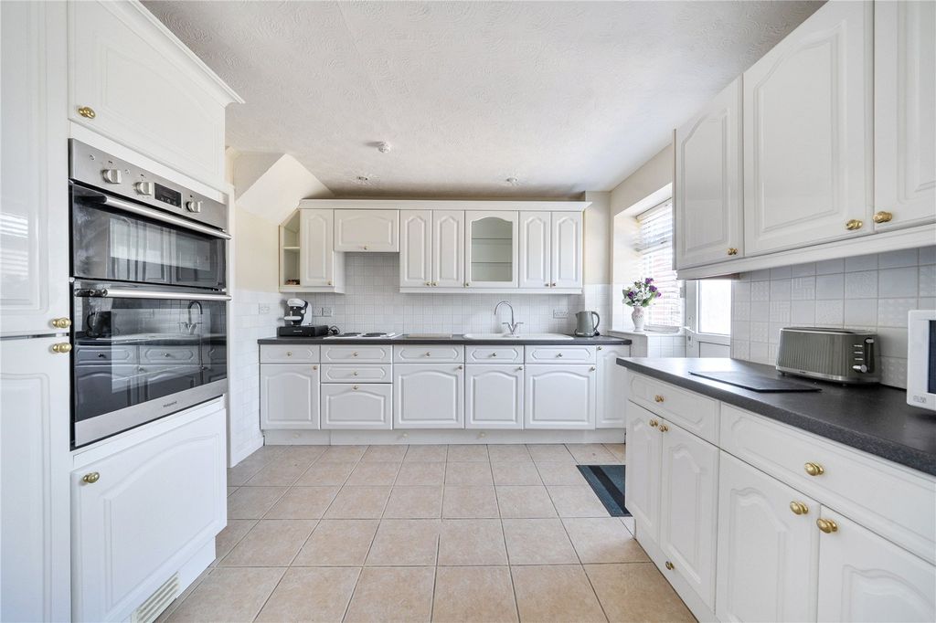 Property photo 3 of 16 Picture No. 02