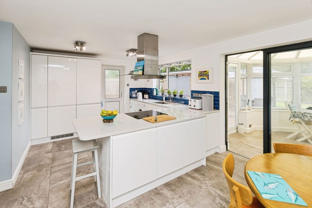 Property photo 2 of 23 Pbox-Img.Jpg
