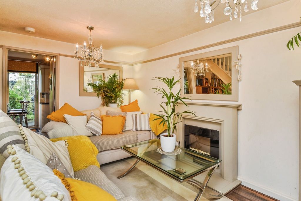 Property photo 2 of 17 Pbox-Img.Jpg