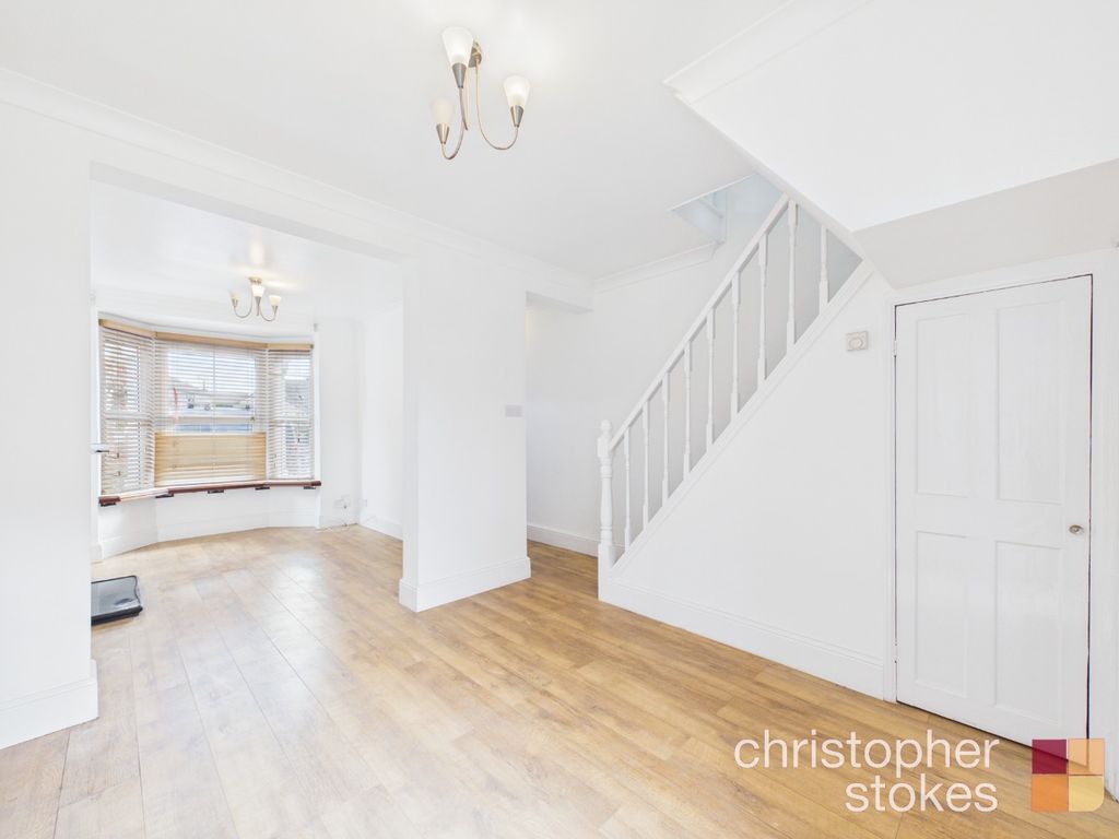 Property photo 2 of 15 5169521