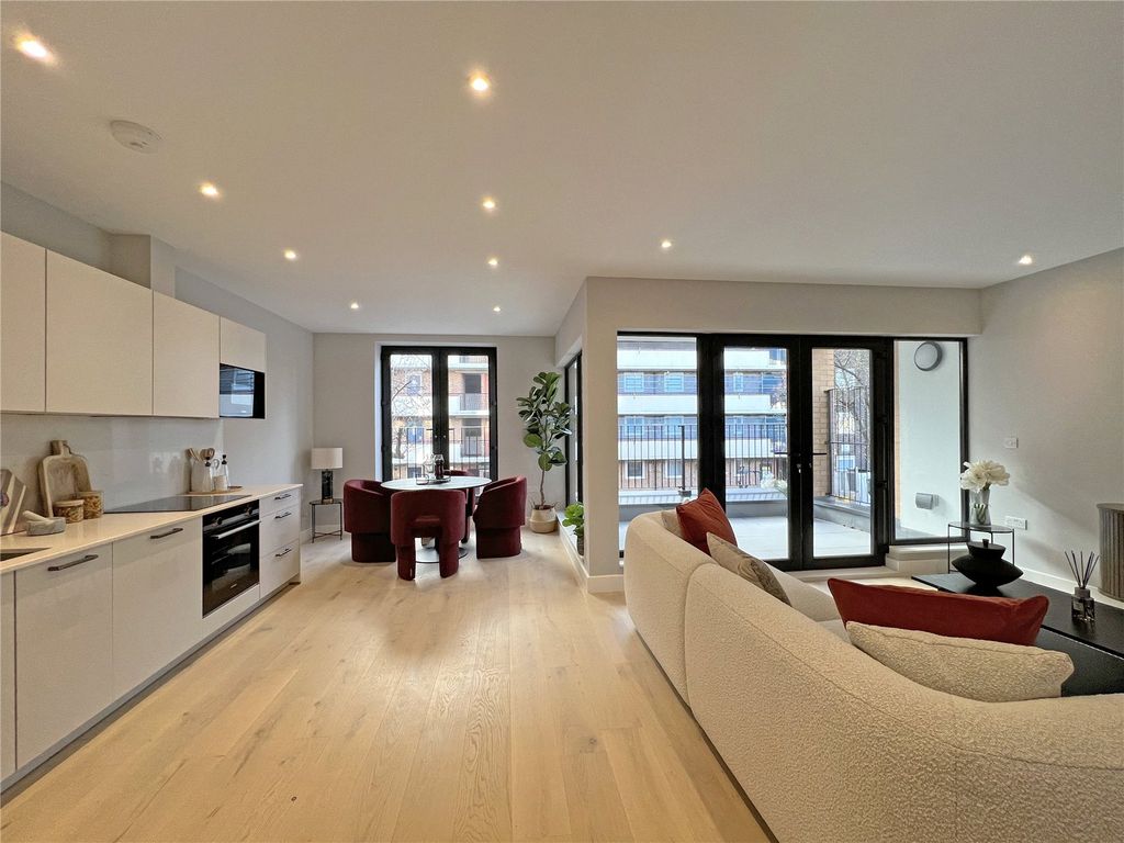 Property photo 3 of 16 Picture No. 10