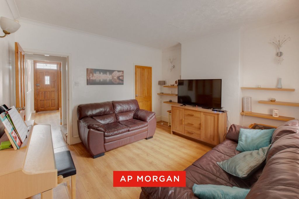 Property photo 3 of 19 Picture No. 40