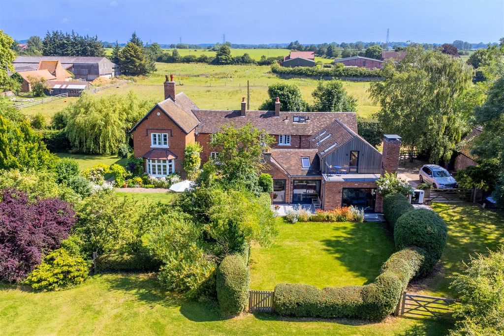 Property photo 1 of 25