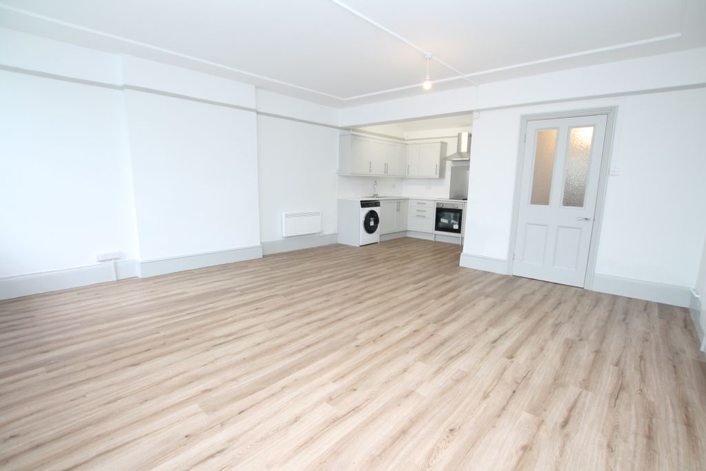 Property photo 2 of 10 3