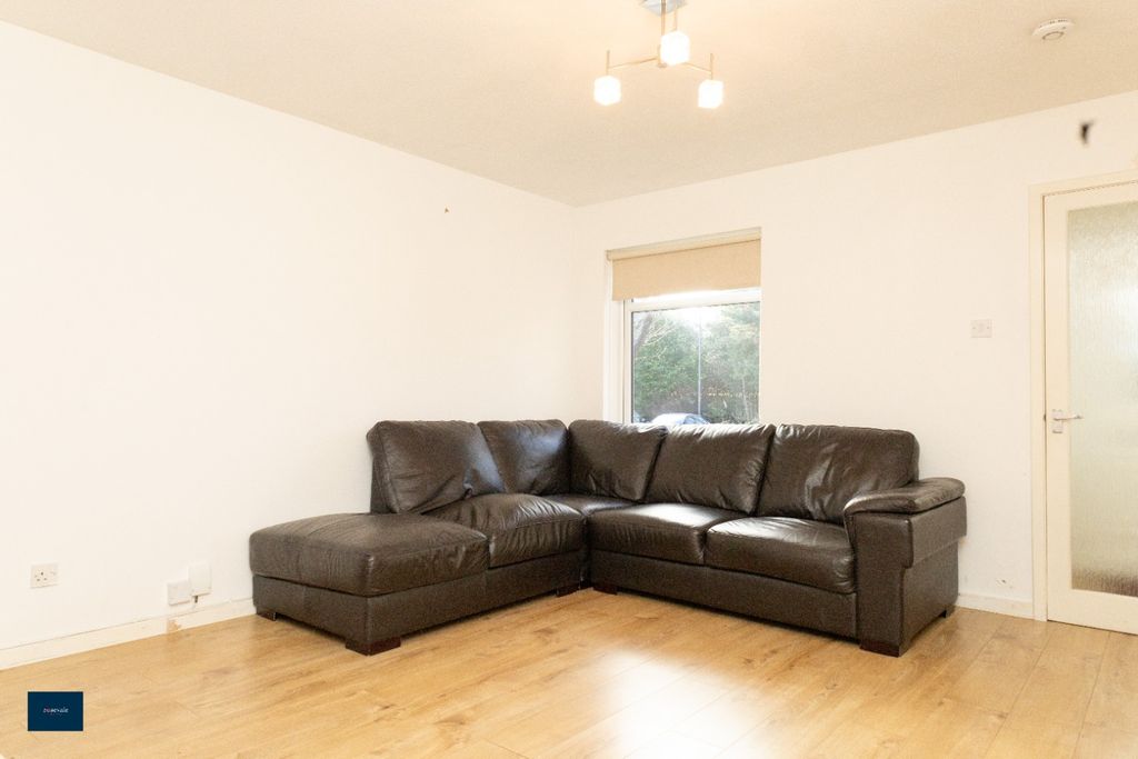 Property photo 2 of 10 Photo 2