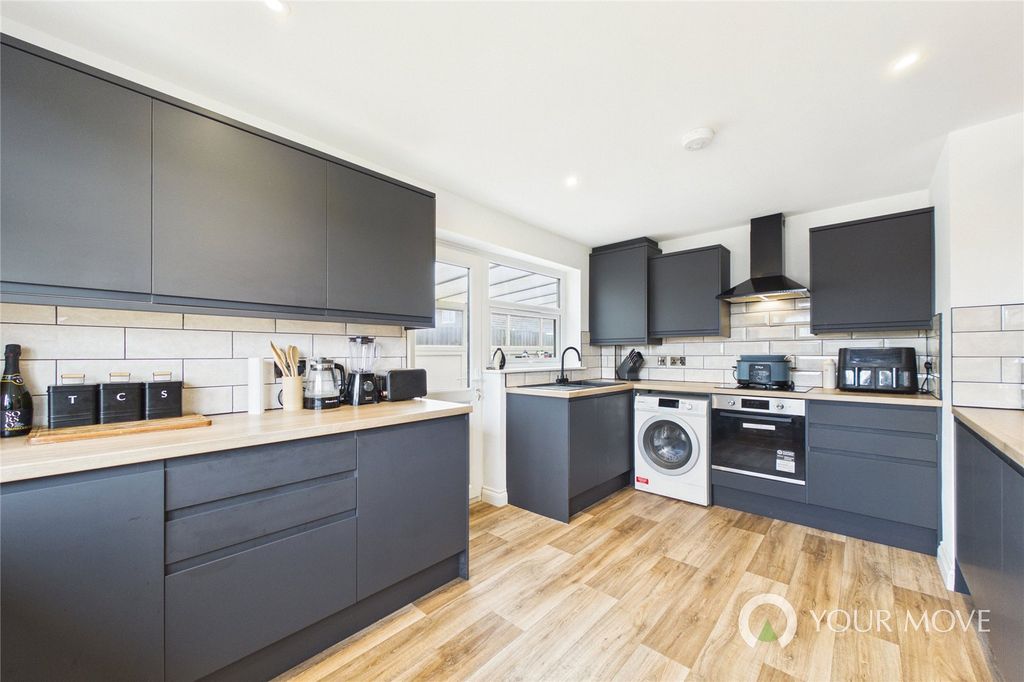 Property photo 2 of 15 Picture No. 04