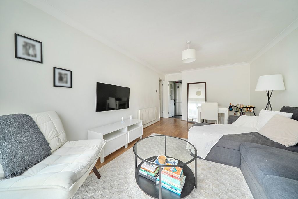 Property photo 3 of 17