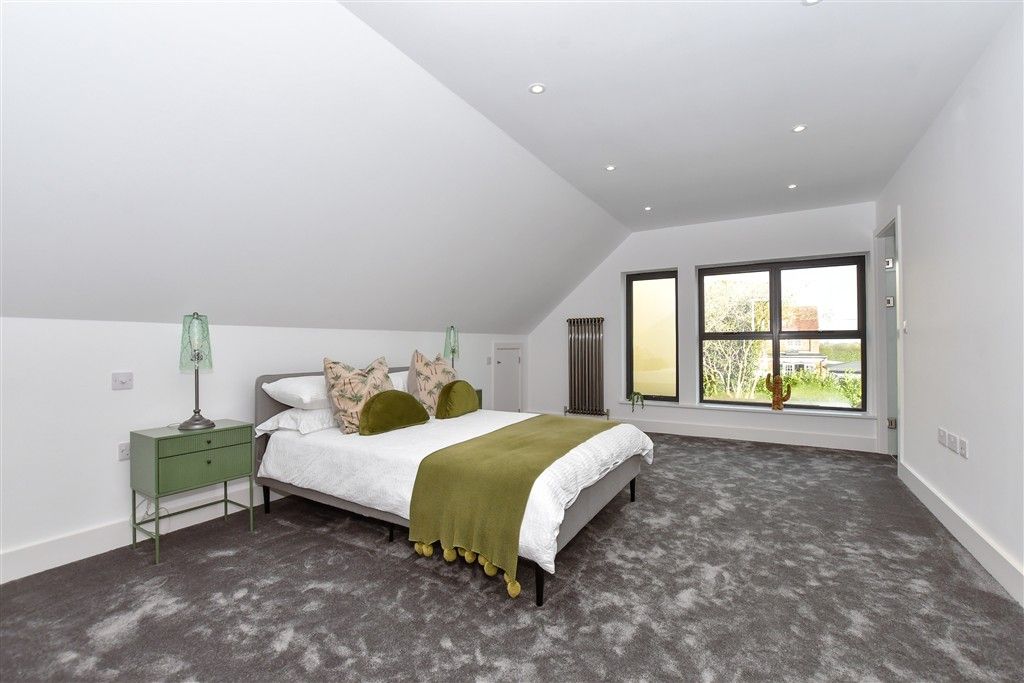 Property photo 3 of 12 Main Bedroom