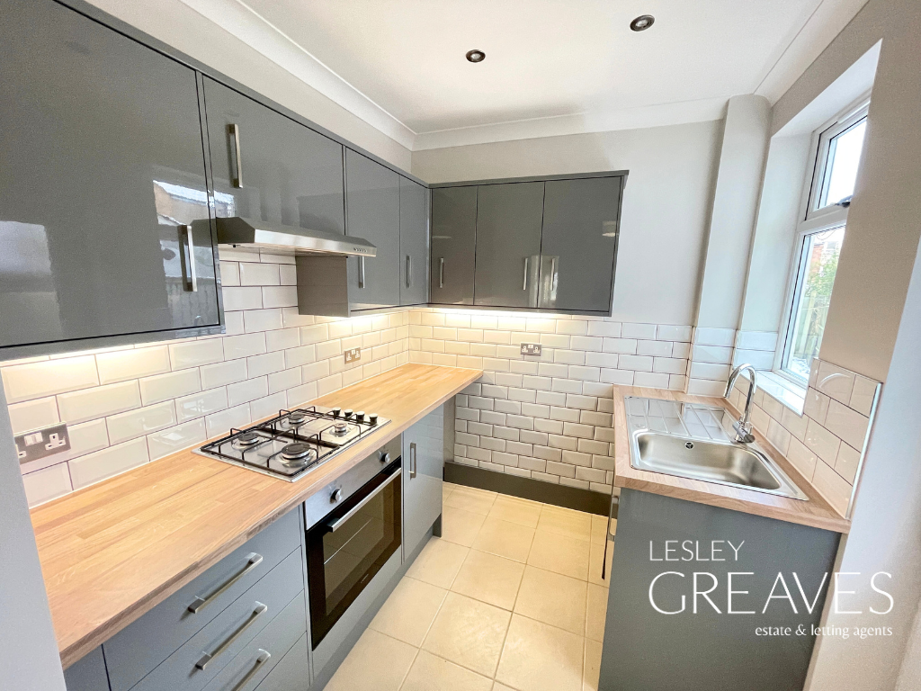 Property photo 2 of 8 Kitchen