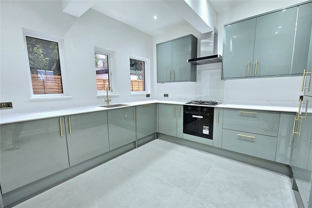 Property photo 3 of 13 Picture No. 02