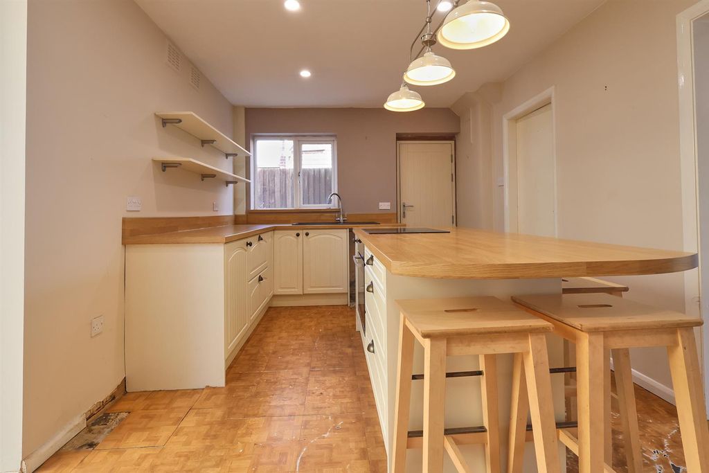 Property photo 2 of 14 York Rd Hk_9.Jpg