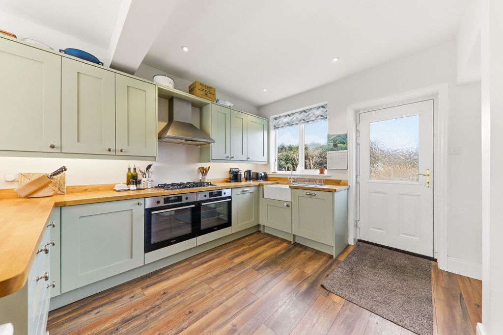 Property photo 3 of 30