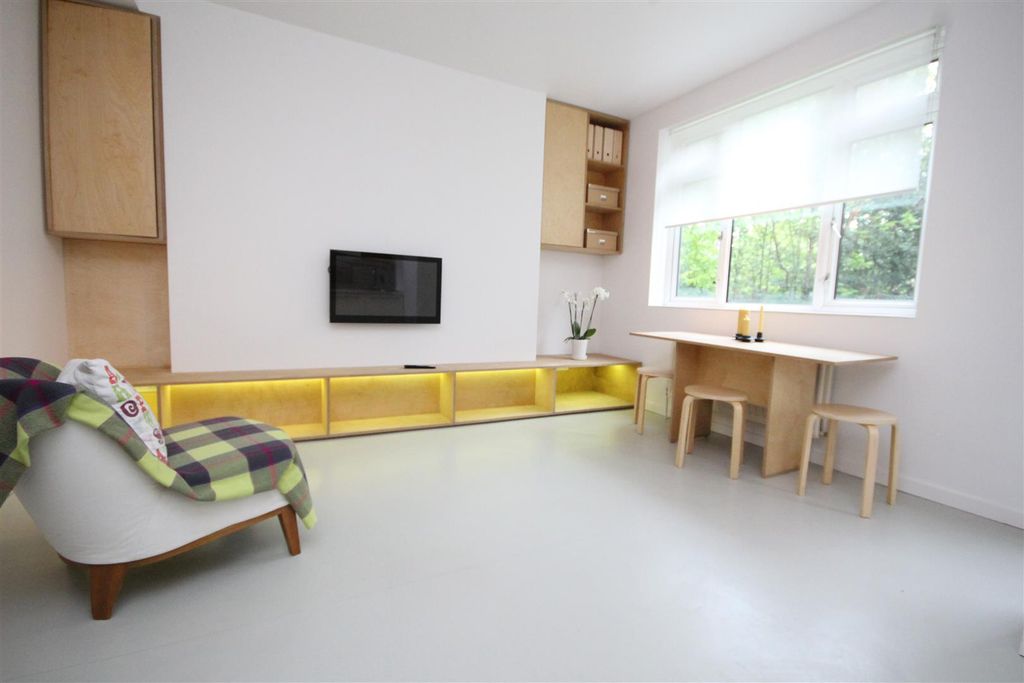 Property photo 1 of 12 Reception Room