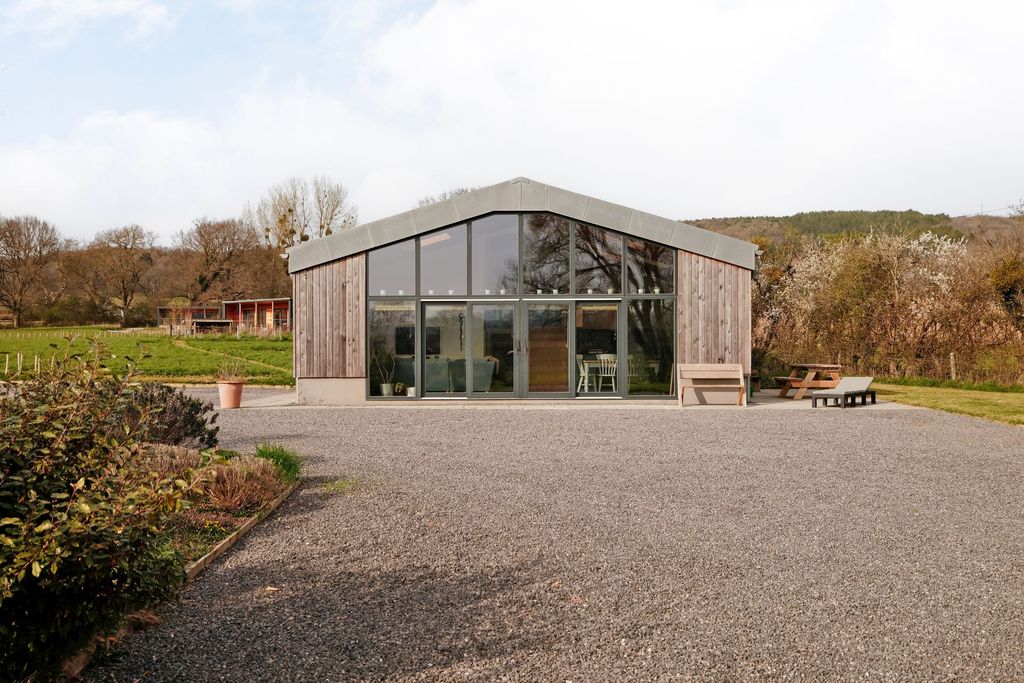 Property photo 3 of 43