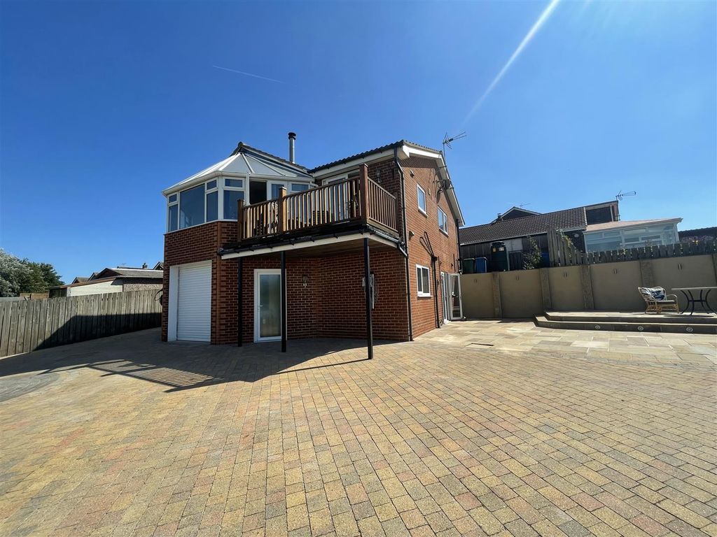 Property photo 1 of 45 Rear Garden