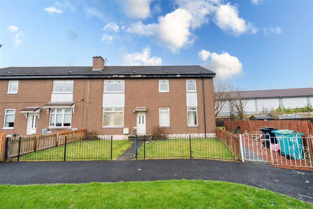 Property photo 2 of 11 Front.External.2.Jpg