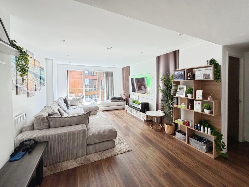 Property photo 2 of 9 Pbox-Img.Jpg