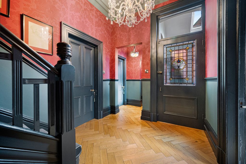 Property photo 3 of 28 Entrance Hallway