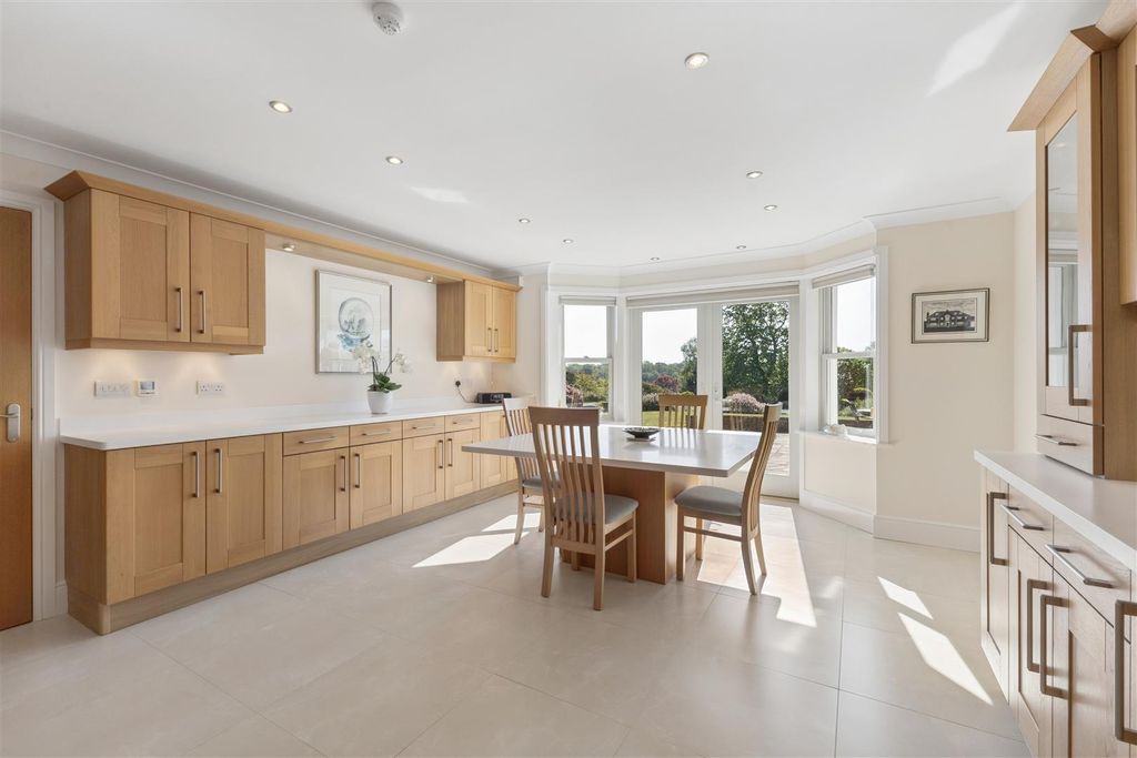 Additional image 7 of 5 bed detached house for saleThe Avenue, Petersfield GU31