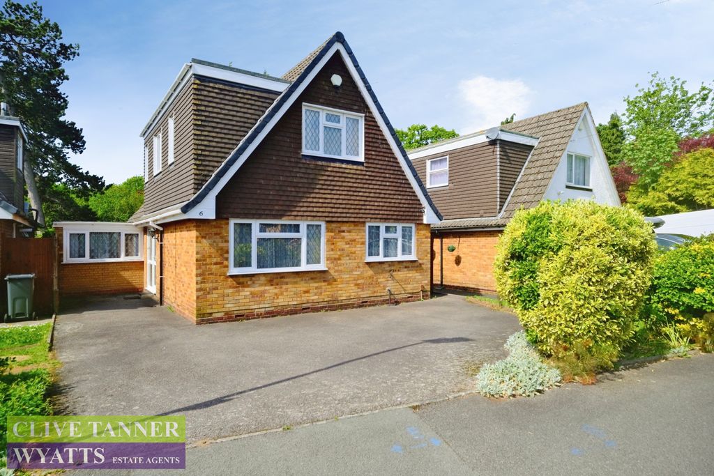Property photo 1 of 15 6 Mallory Rise