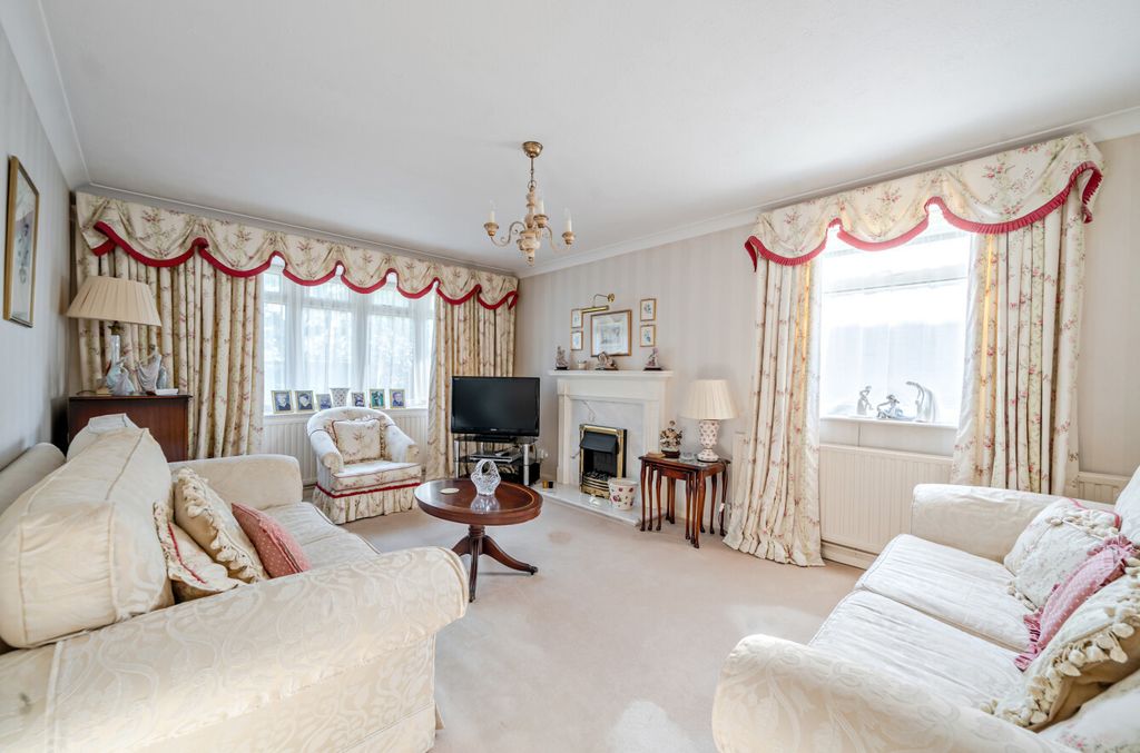 Property photo 2 of 18 1466929-20-6A0Ddb...