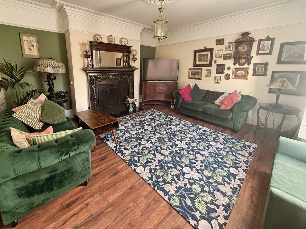 Property photo 3 of 32