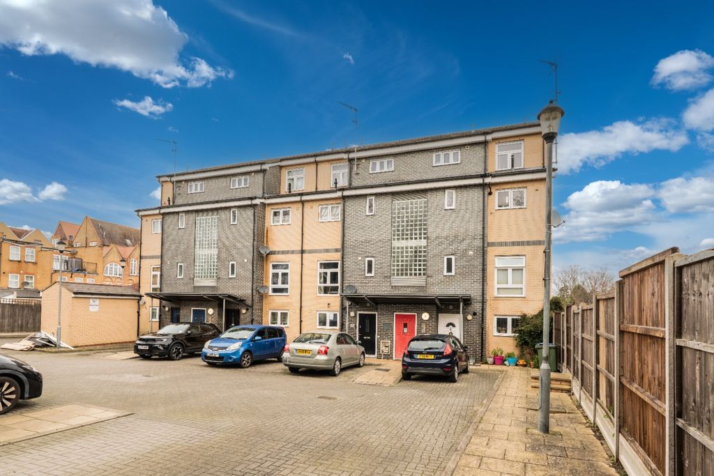 Property photo 1 of 7 4991970