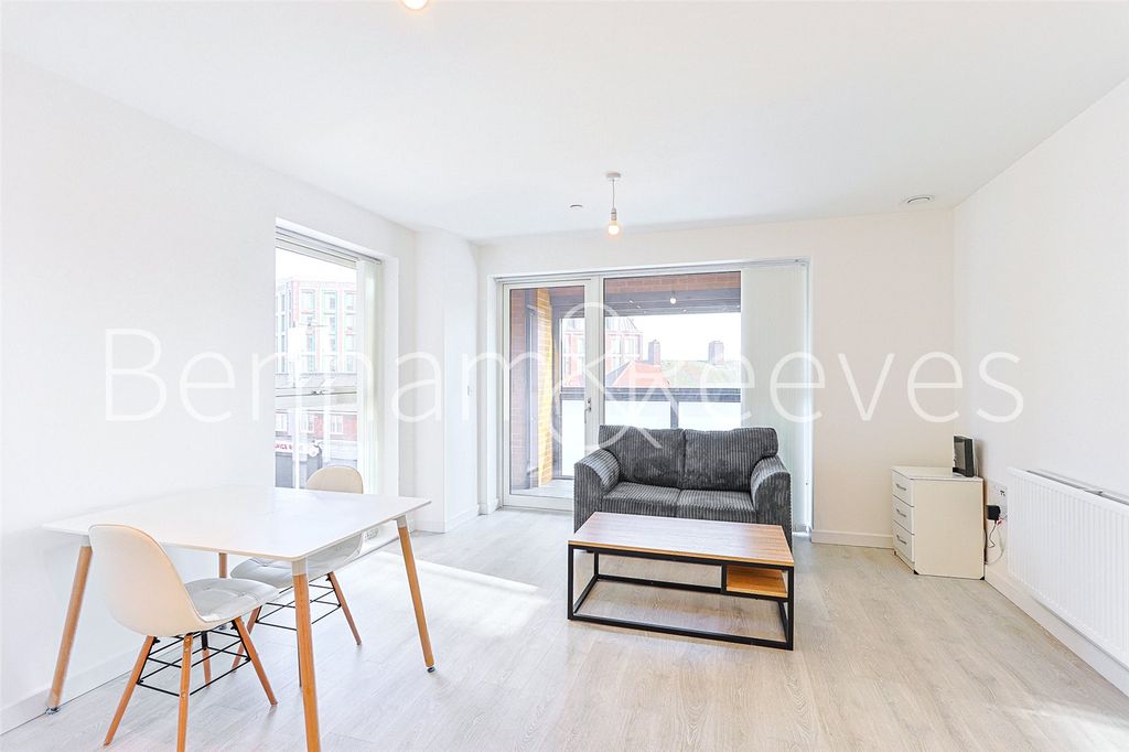 Property photo 3 of 10 Picture No. 06