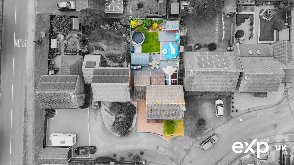 Property photo 2 of 31