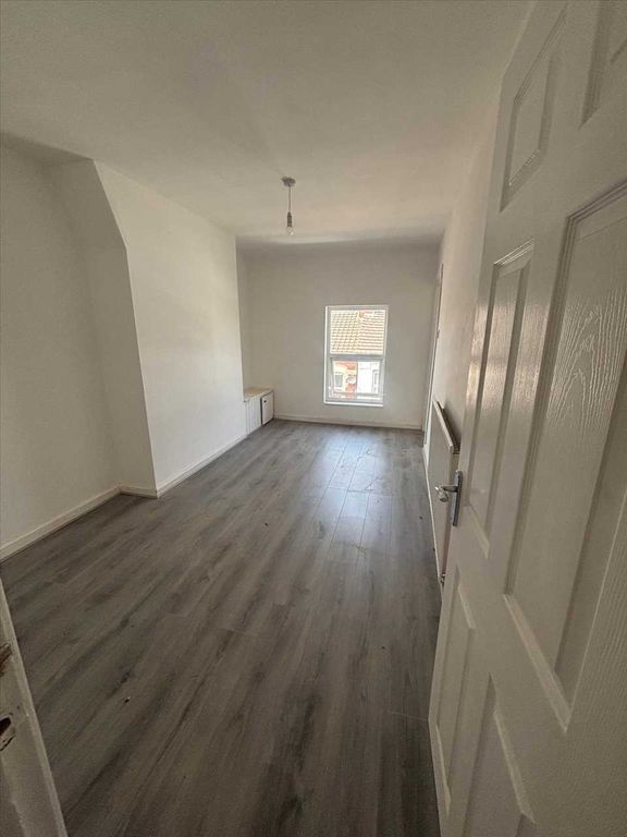 Property photo 1 of 6 Main Picture