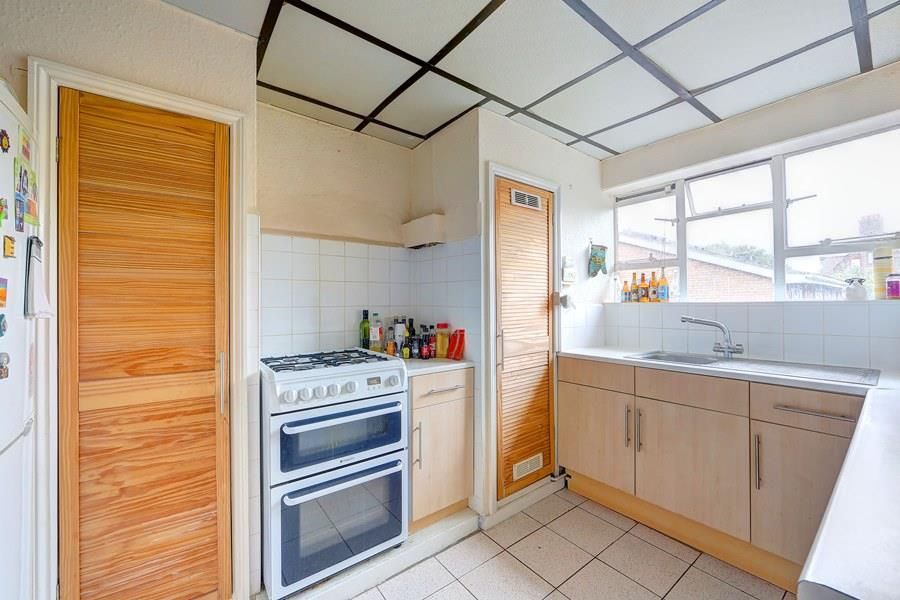 Property photo 2 of 8 24_Lane_Court_Kitch.