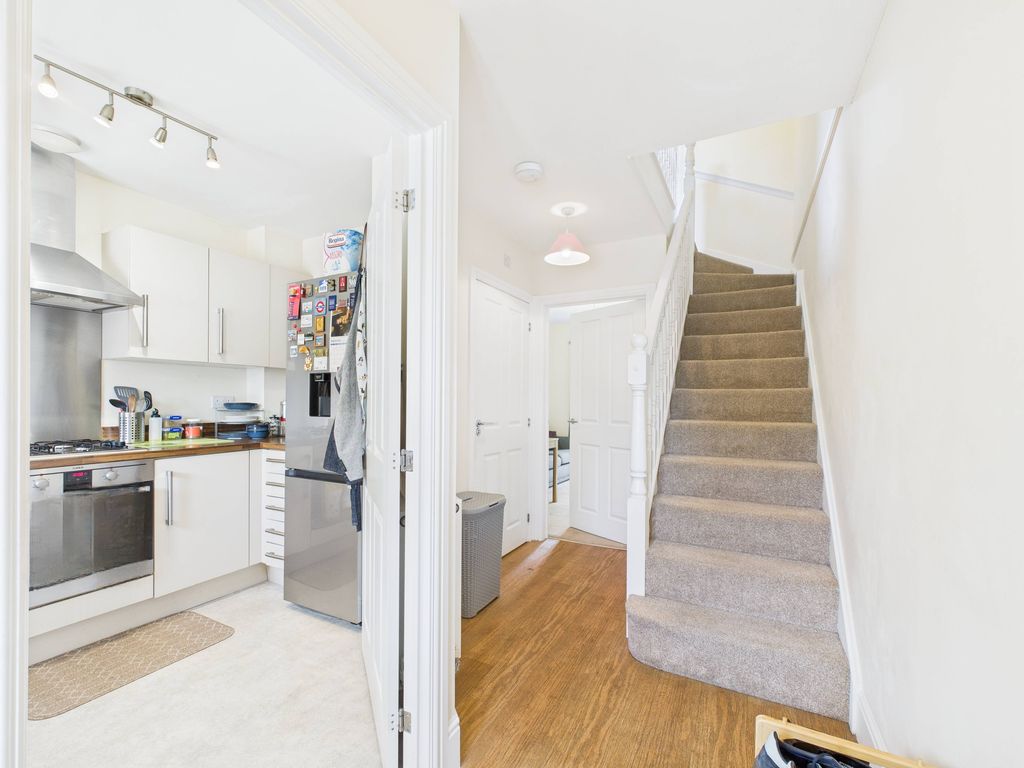 Property photo 3 of 13 Entrance Hall