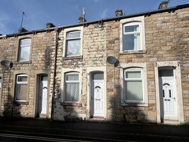 Property photo 1 of 8