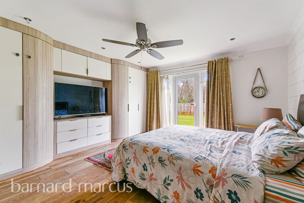 Additional image 6 of 5 bed bungalow for saleDeepdene Avenue, Croydon CR0