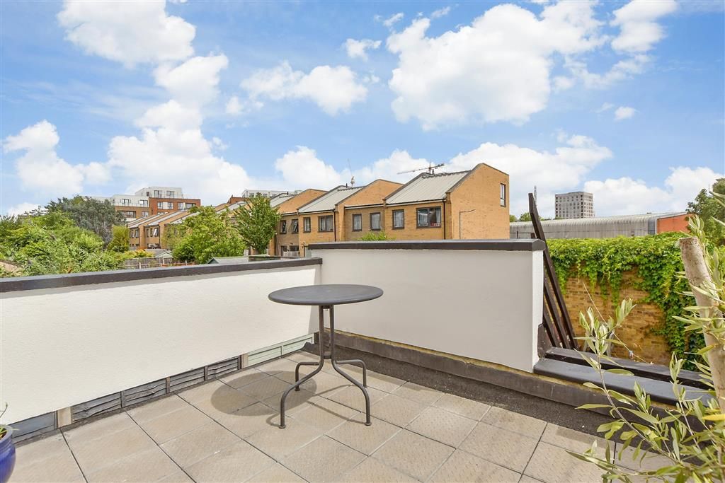Property photo 1 of 11 Roof Terrace
