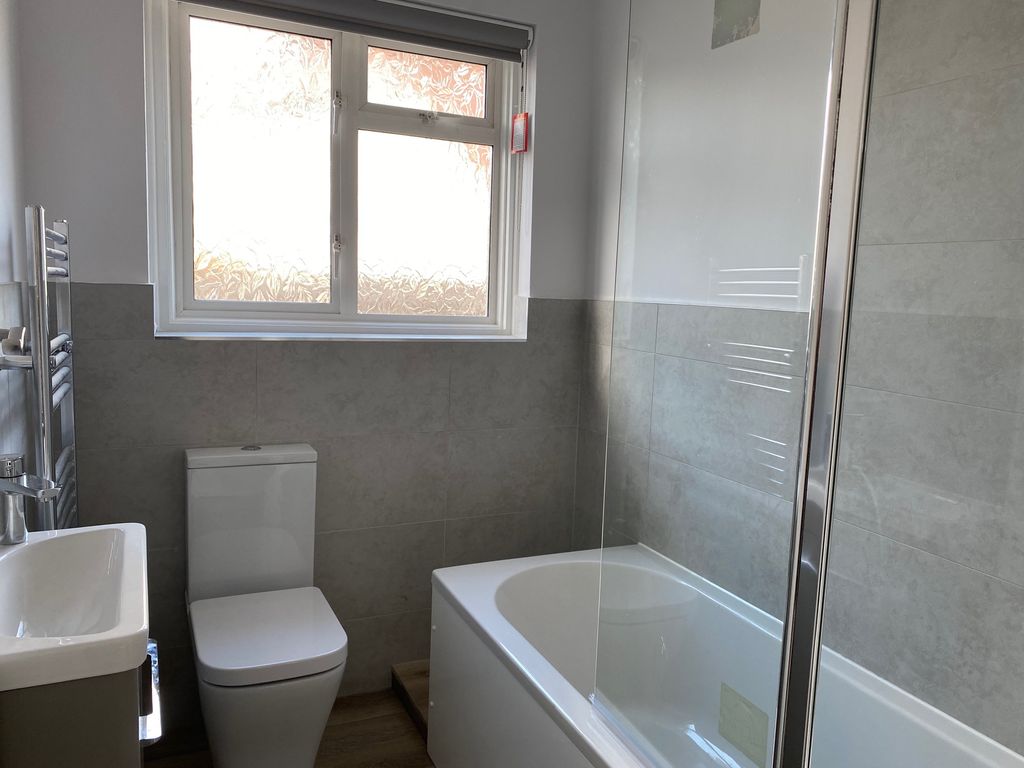 Property photo 3 of 15 Bathroom