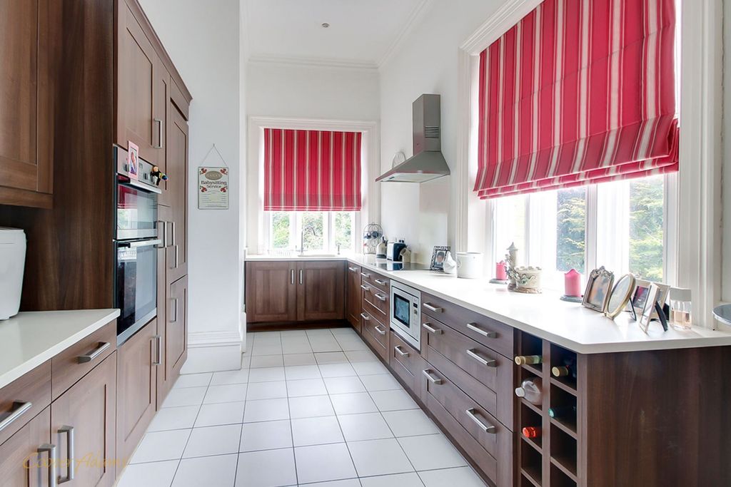 Property photo 3 of 15 Kitchen