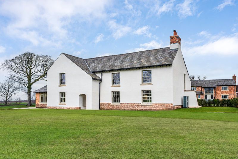 Property photo 1 of 35 Photo 9