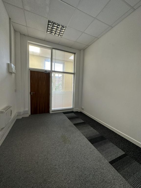 Property photo 2 of 26