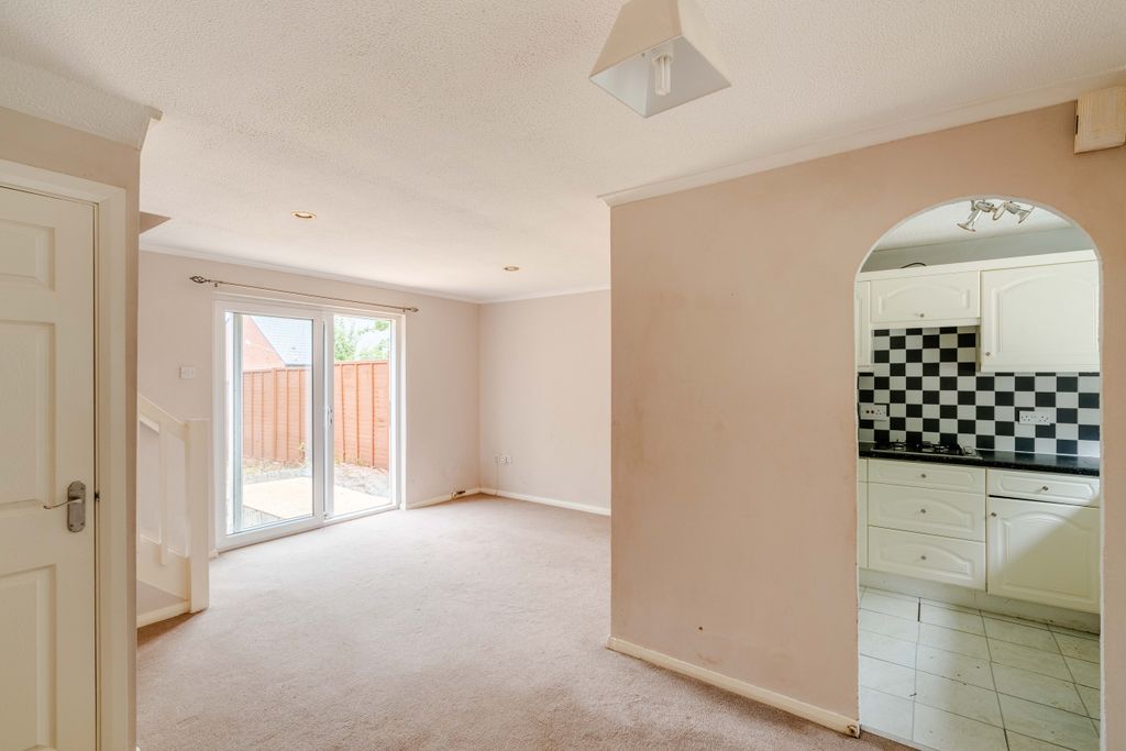 Property photo 3 of 16 9