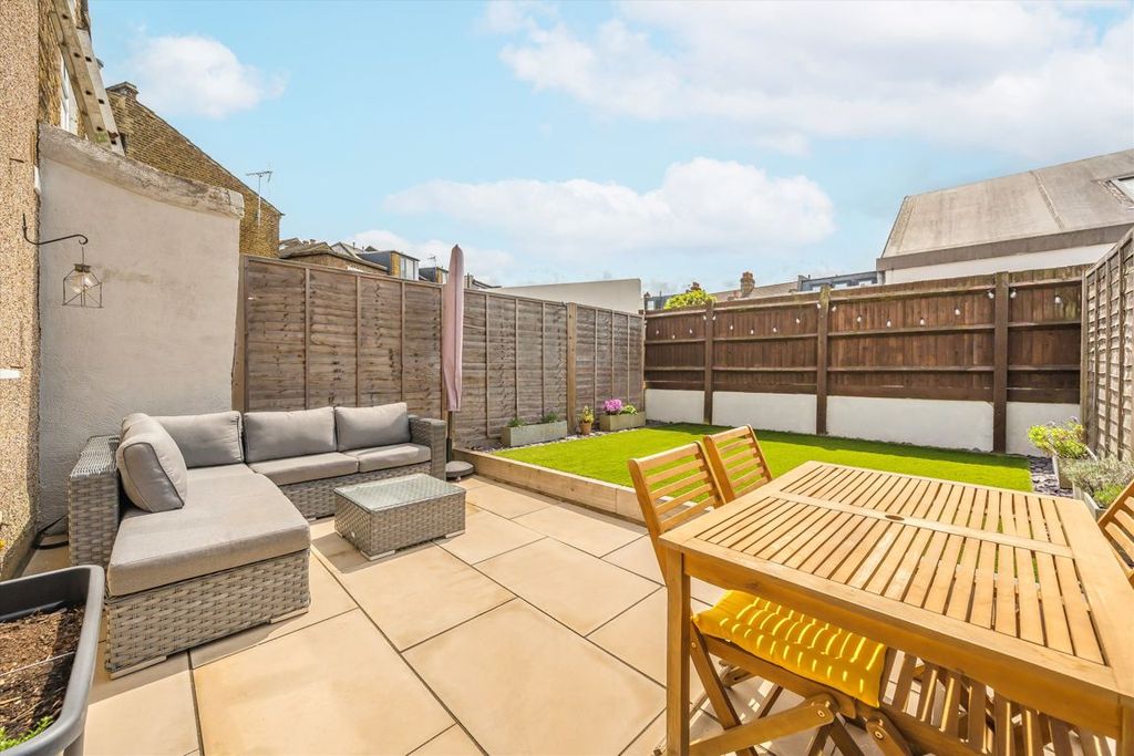 Property photo 2 of 10