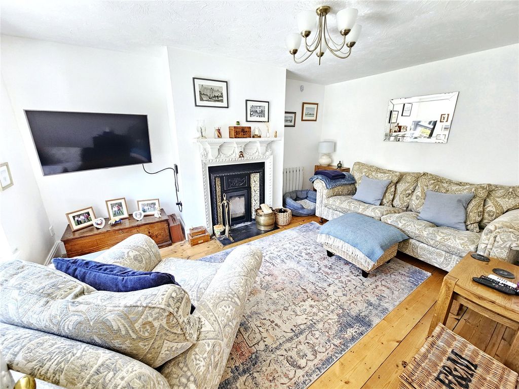 Property photo 3 of 23 Picture No. 12