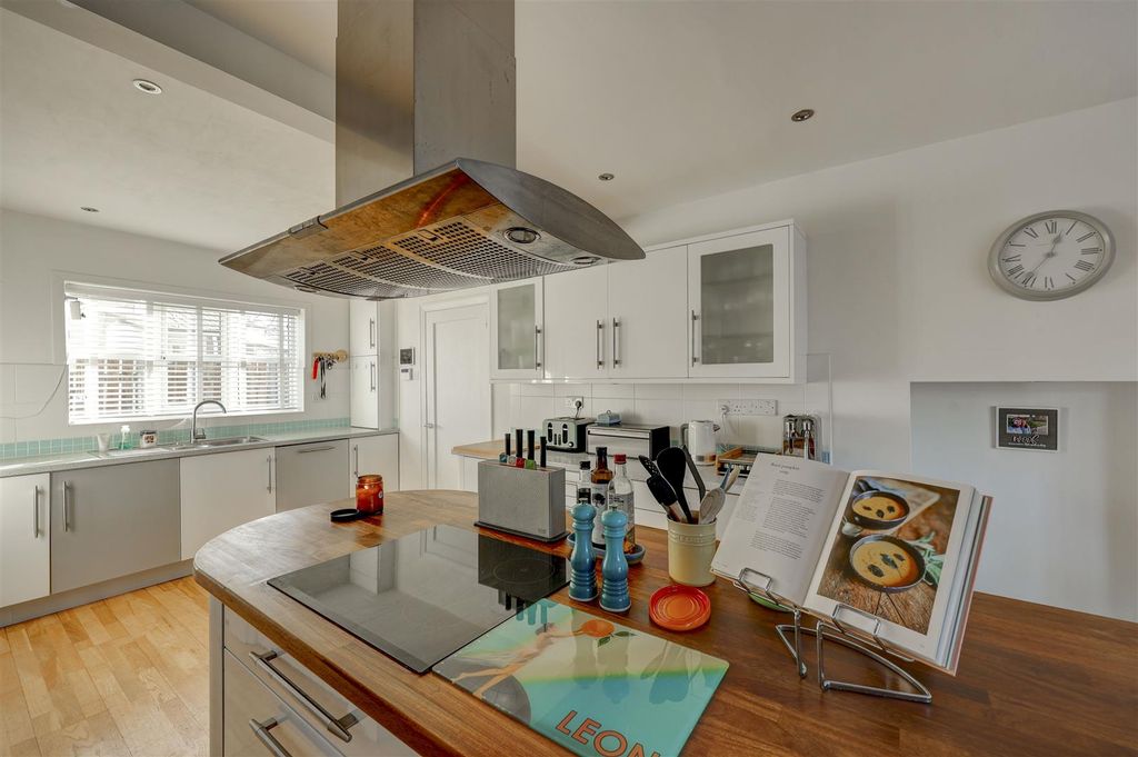 Property photo 3 of 35 Kitchen Diner