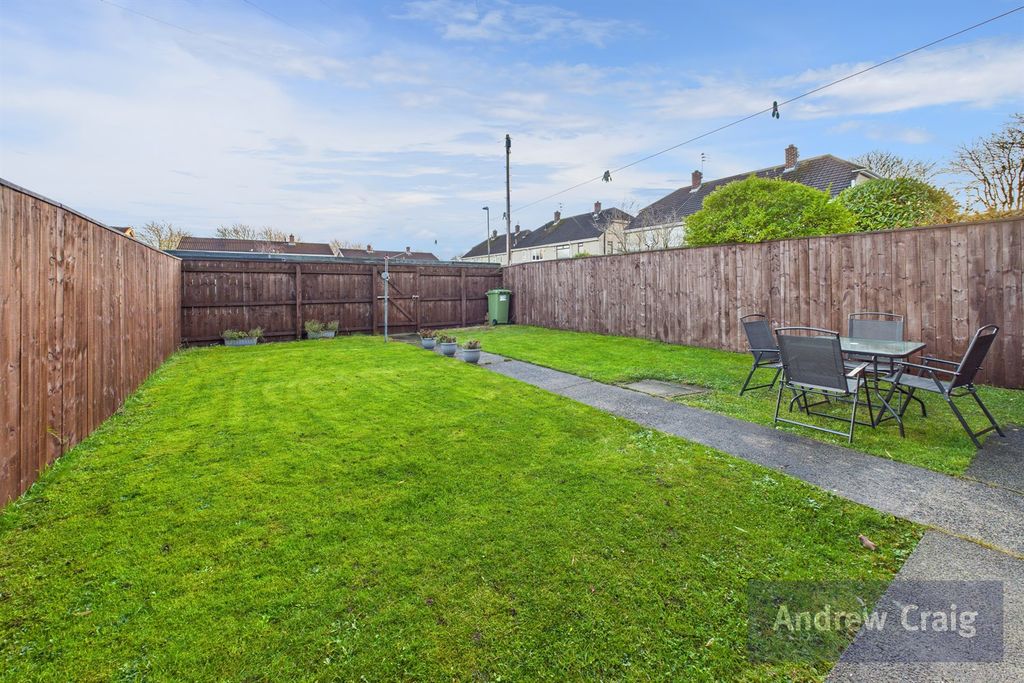 Property photo 3 of 11 Garden