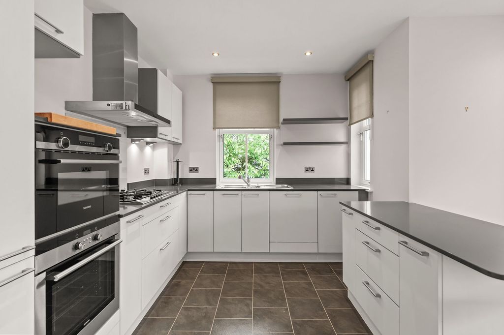Additional image 9 of 3 bed flat for saleKenilworth Gate, Wellgate Drive, Bridge Of Allan FK9