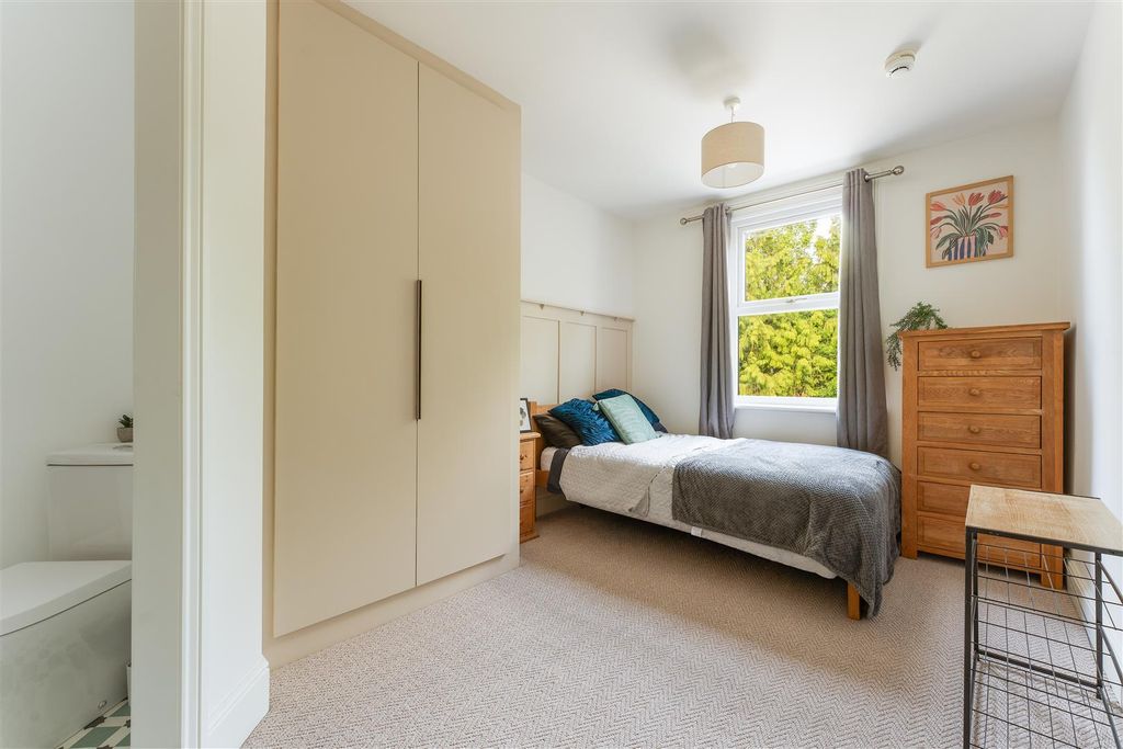 Property photo 1 of 11 6 Nelson Road-7.Jpg
