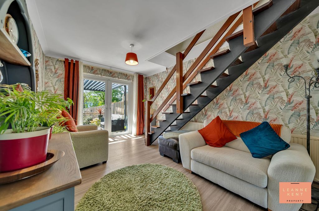 Property photo 3 of 44