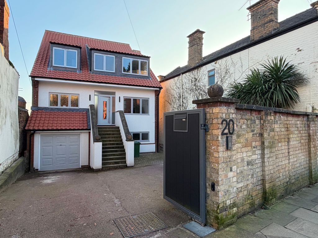 Property photo 1 of 16