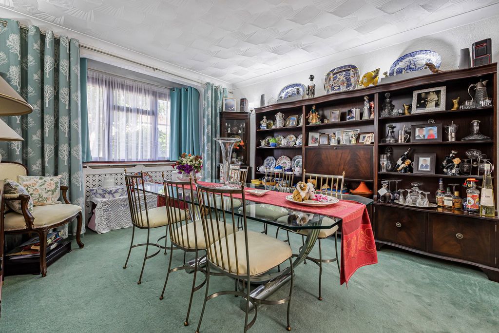 Property photo 2 of 44